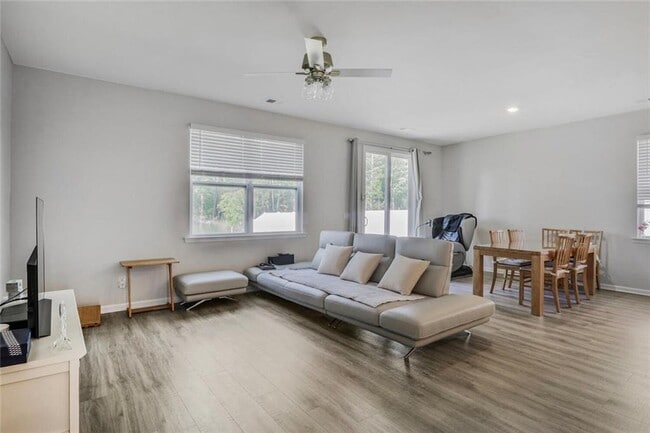 Building Photo - 301 Merganser Dr