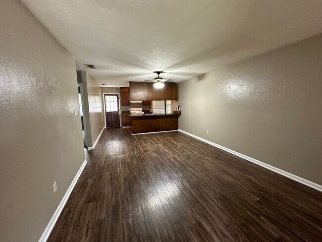 Foto del edificio - NE Tallahassee Melody Hills unit avail now!