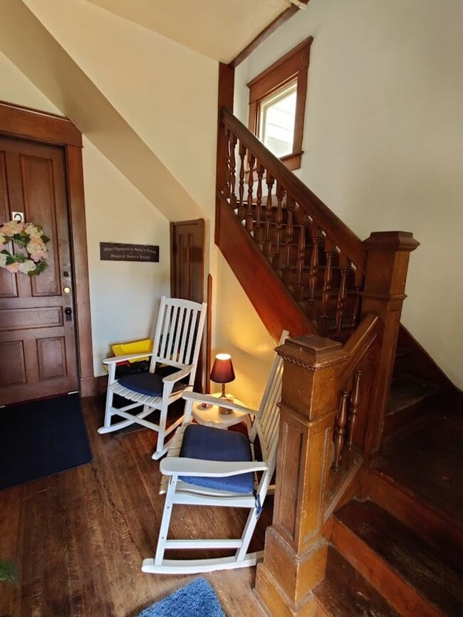 Building Photo - 3-113 N Tompkins St