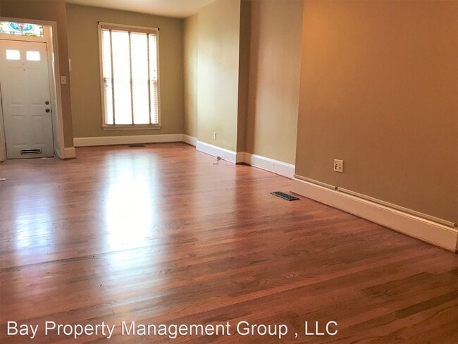 Building Photo - 2 br, 2.5 bath House - 1447 Boyle St