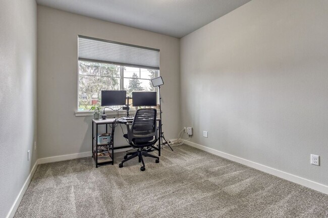Building Photo - 6314 SE 87th Ave