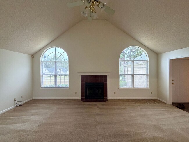 Foto del edificio - 3 Bedroom/2 Bath home in North Lake Subdiv...