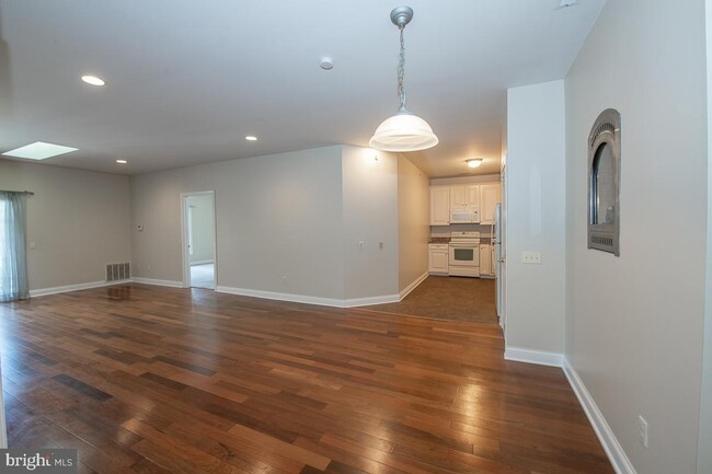 Building Photo - 1324 West Chester Pike