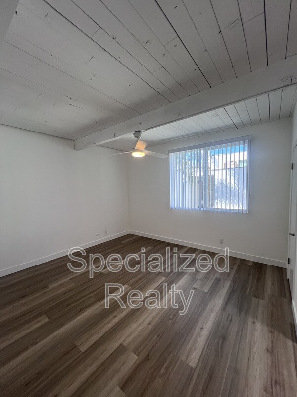 Foto del edificio - 12325 Moorpark St