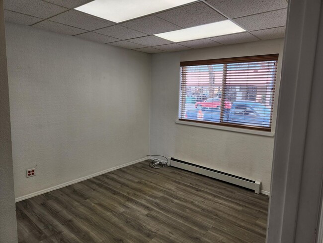 Building Photo - 521