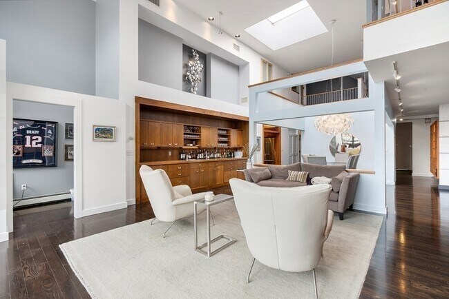 Building Photo - 1200 Washington St