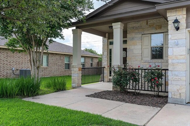 Building Photo - 1508 Paint Brush Dr
