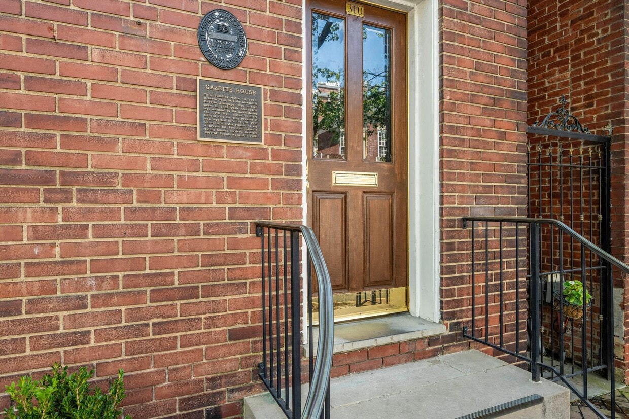 Photo - 310 Prince St (Alexandria, VA)