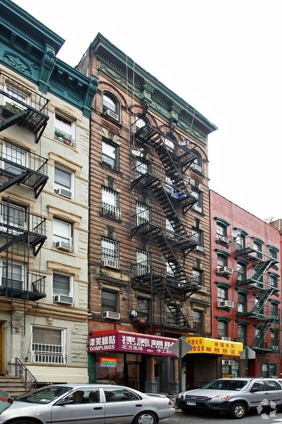25 Henry St, New York, NY 10002 Apartments in New York, NY