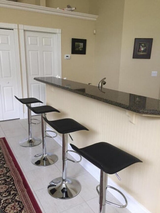 Foto del edificio - 14044 Aster Ave