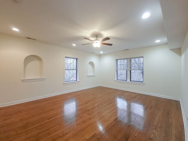 Foto del edificio - 1819 W Leland Ave