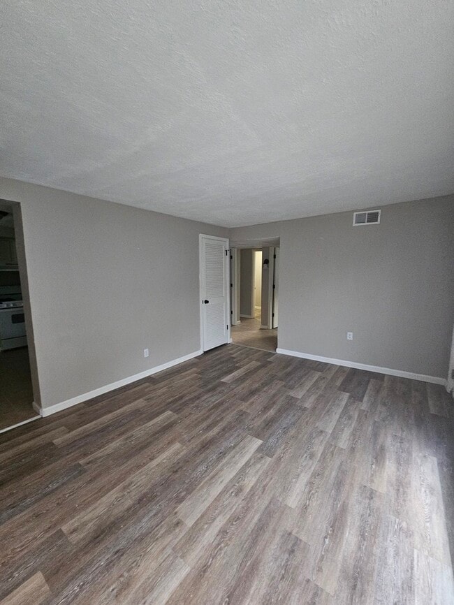 Building Photo - 8 Saint Celeste - $300 OFF FIRST MONTH’S R...