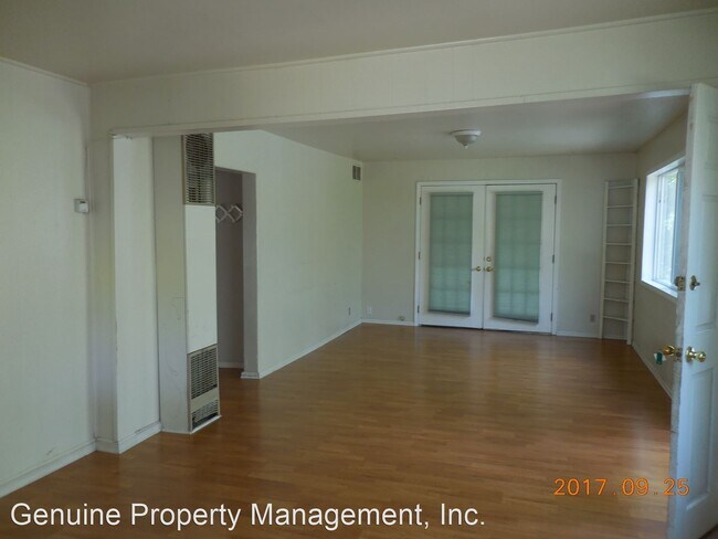 Building Photo - 2 br, 1 bath House - 323 Newtown Street