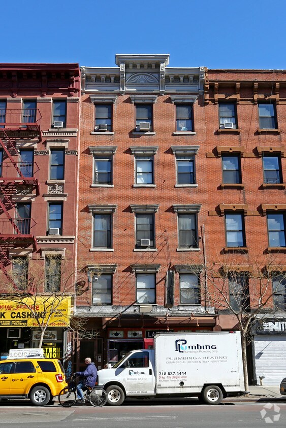 Building Photo - 168 1st Ave