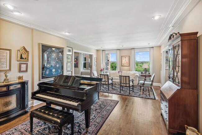 Foto del edificio - 3740 N Lake Shore Dr