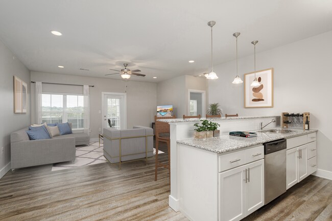 Foto del edificio - The Pointe at Five Oaks