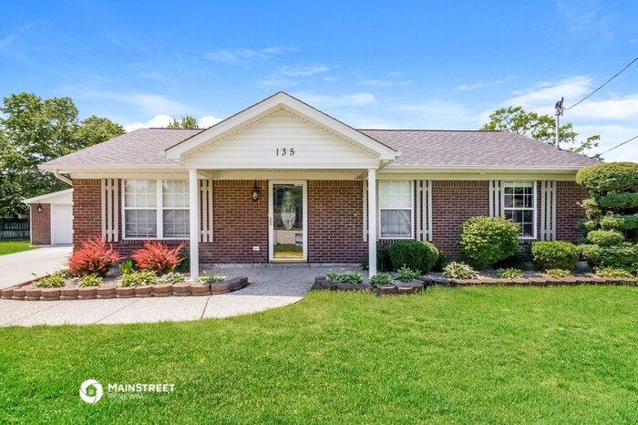 Foto principal - 135 Travis Ct