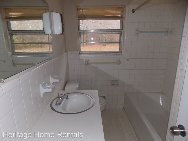 Building Photo - 2 br, 1 bath House - 6700 Maxwell Drive #B