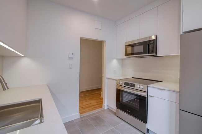 Building Photo - 4890 Queen Mary Road