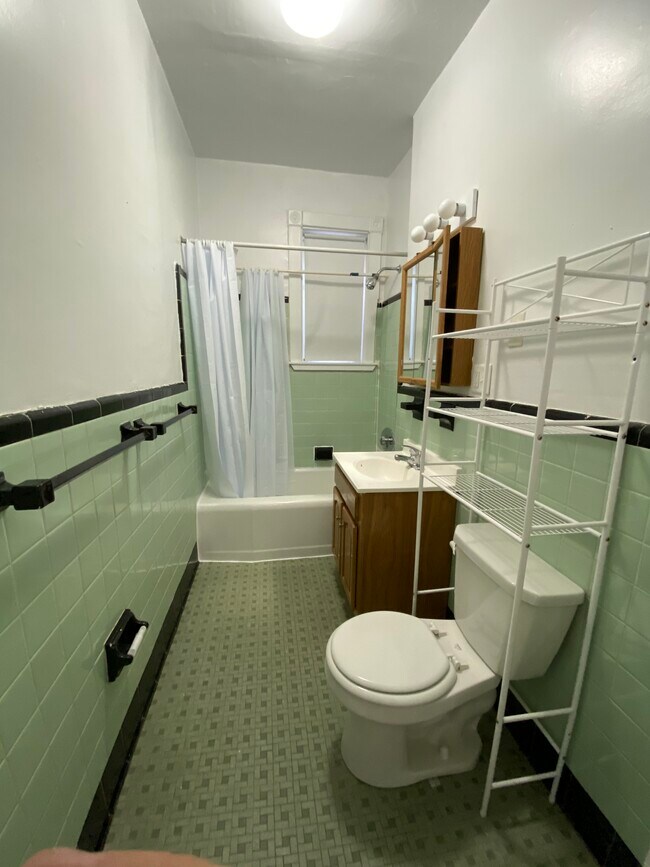 Foto del edificio - 1595 Beacon St