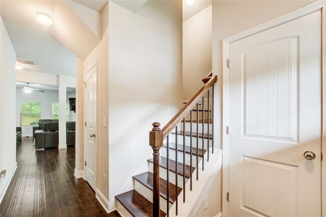 Building Photo - 4196 Woodland Park Dr SW