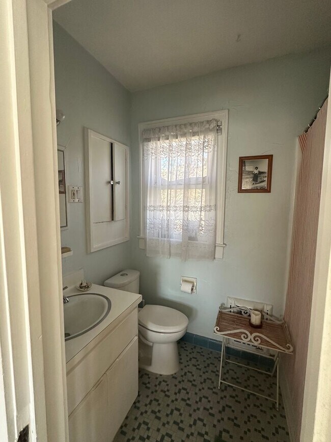 Foto del edificio - 1513 Enfield Rd