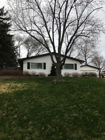 Foto principal - 605 Tanglewood Dr