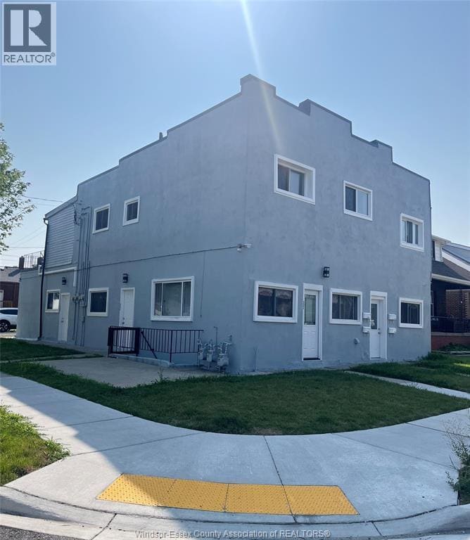 Primary Photo - 900 Elsmere Ave