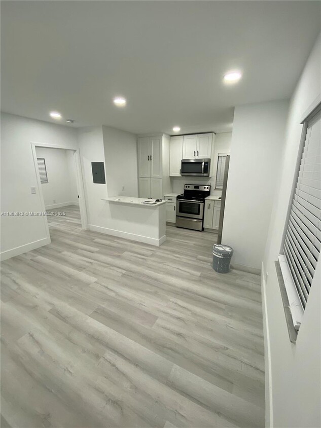 Primary Photo - 3071 SW 27th Ave