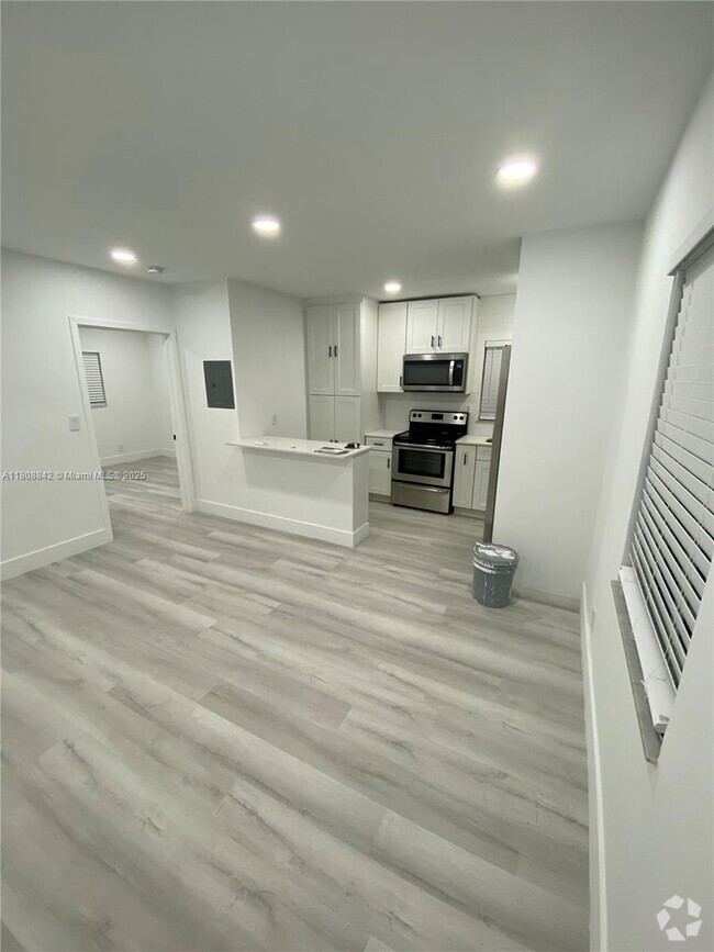 Building Photo - 3071 SW 27th Ave