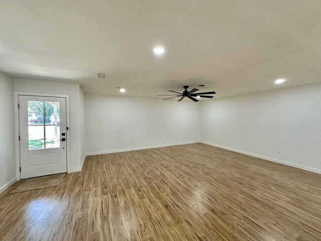 Building Photo - The Kind of Rental You Don’t Scroll Past | Pre-Leasing 4/3 Near LCU & TTU