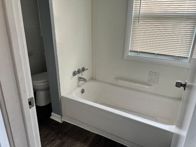 Foto del edificio - 104 Charles Ave