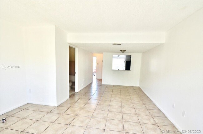 Foto del edificio - 3844 NW 90th Ave