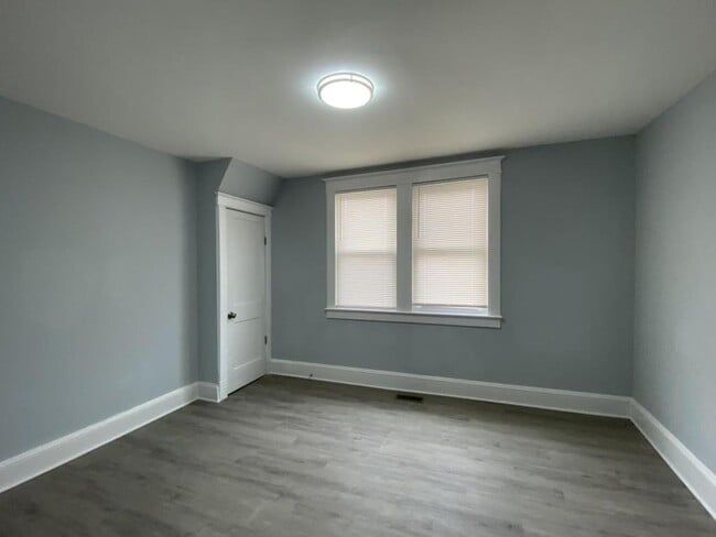 Foto del edificio - 3121 Rosalie Ave