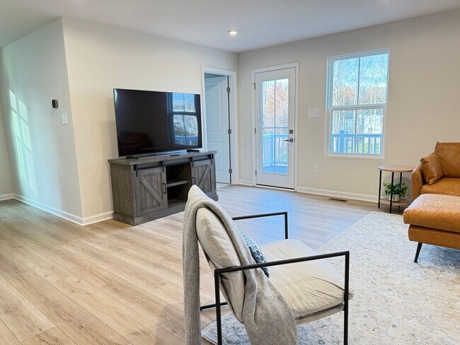 Foto del edificio - 122 Grove Hill Ter