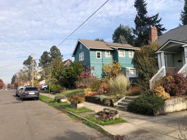 412 John Adams en el Distrito Histórico de McLoughlin. - 412 John Adams St