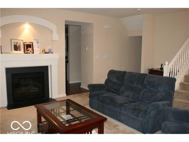 Foto del edificio - 11900 Riley Dr