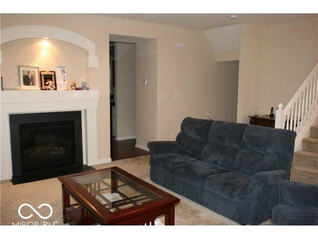 Building Photo - 11900 Riley Dr