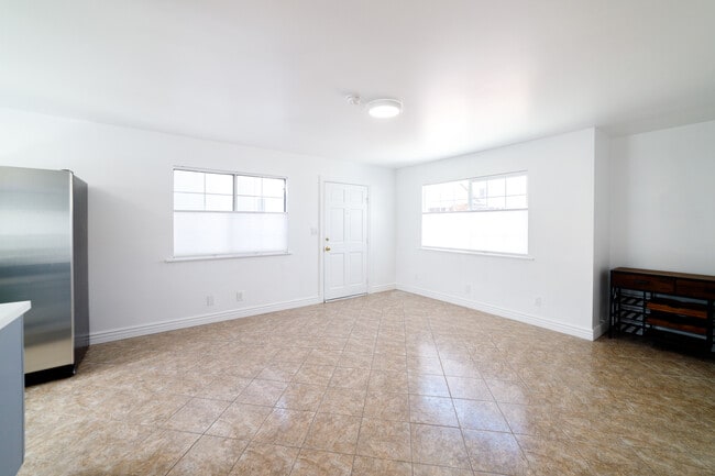 Foto del edificio - 2718 Alsace Ave