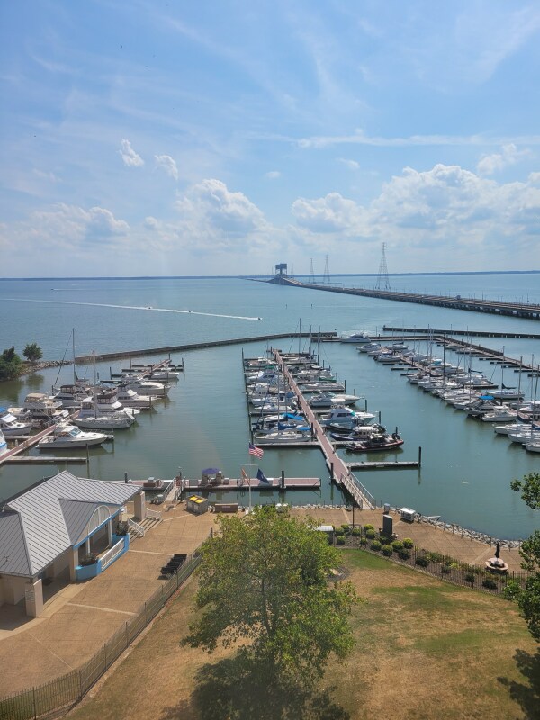 Foto del edificio - 7501 River Rd