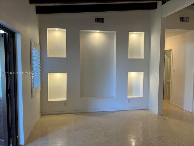 Building Photo - 8500 SW 46th St