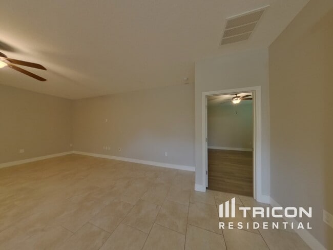 Building Photo - 463 River Square Ln