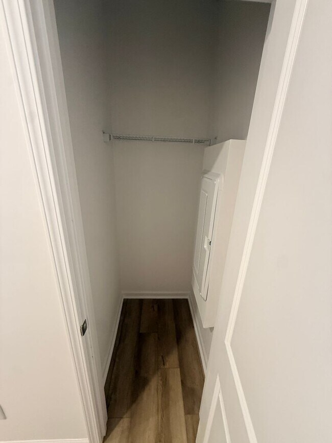 Building Photo - Brand New Townhome in Highland Creek Area!