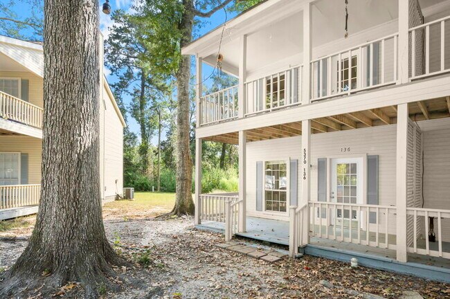 Foto del edificio - 5370 Rosedown Ct