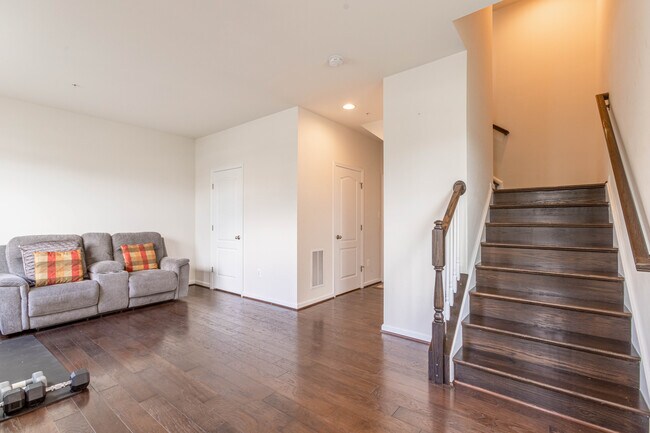 Building Photo - 2887 Findley Rd
