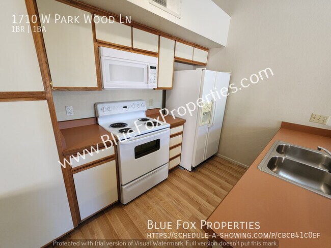 Building Photo - 1710 W Park Wood Ln