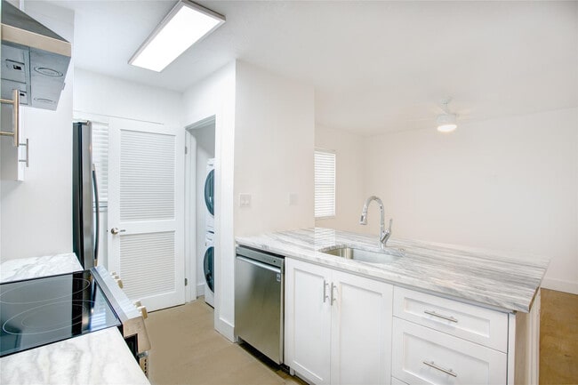 Building Photo - 530 S Federal Hwy