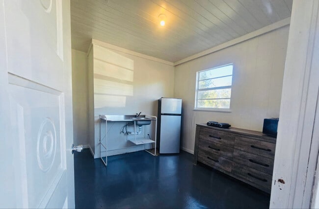 Building Photo - 8010 SE US Hwy 301