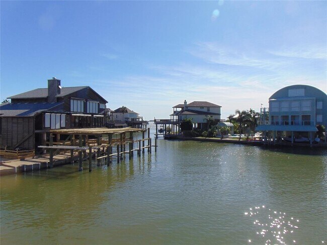 Building Photo - 208 Bora Bora Dr