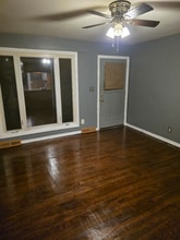 Building Photo - 528 Camrose Dr